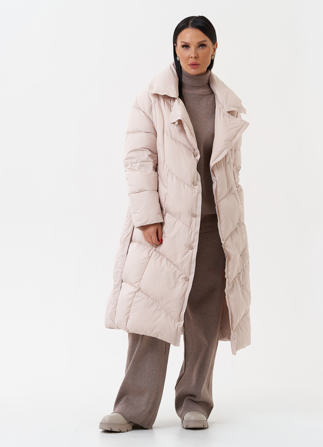 Женский пуховик с капюшоном  модель № 28961 меха малина