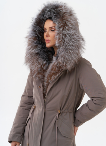 Парка женская с отделкой из меха чернобурки