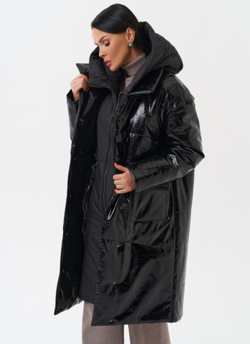 Женский пуховик из эко кожи с капюшоном