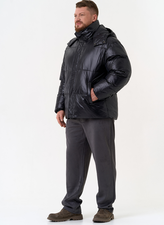Мужской пуховик черного цвета с капюшоном