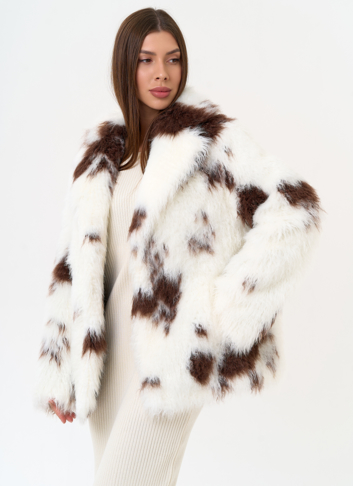 Женская шуба из эко меха с анималистическим принтом