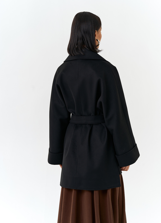 фото Женское укороченное пальто черного цвета модель № 32783