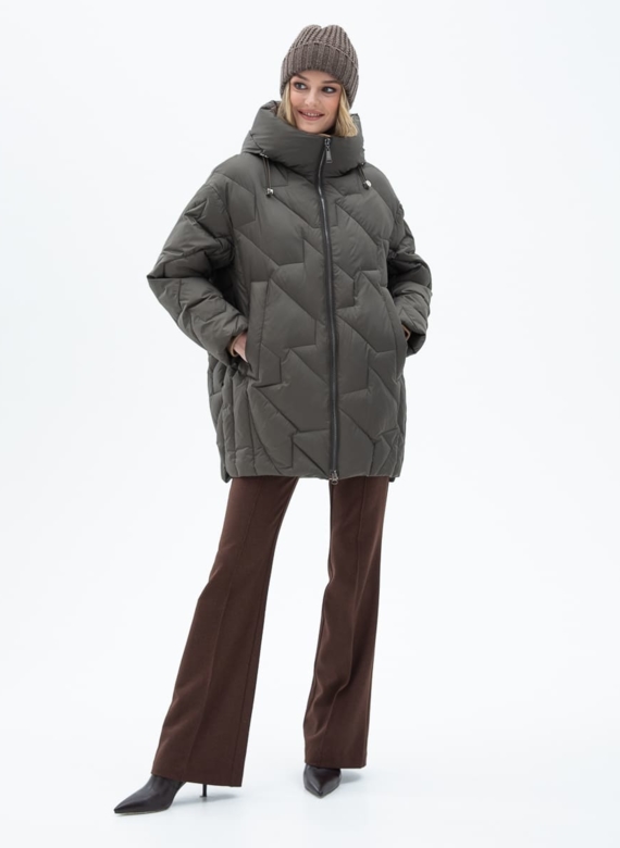 Женский удлиненный пуховик  капюшоном
