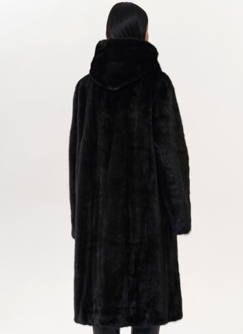 Норковая шуба черного цвета