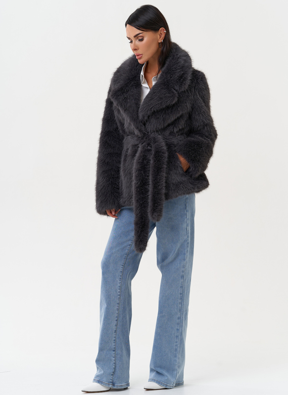 Женская шуба из эко меха с английским воротником
