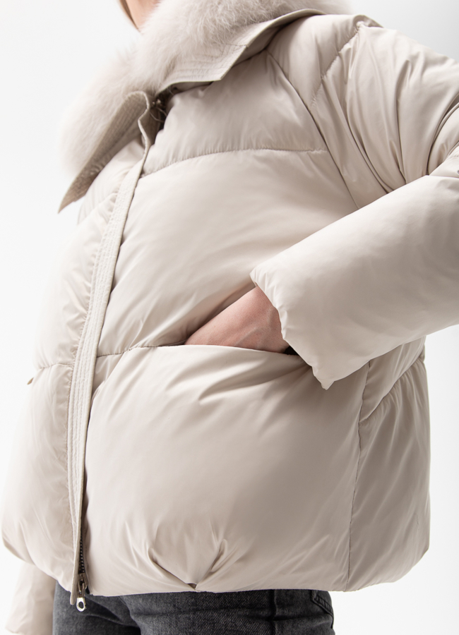 Женский пуховик с отделкой из меха песца модель № 28005 универмаг малина