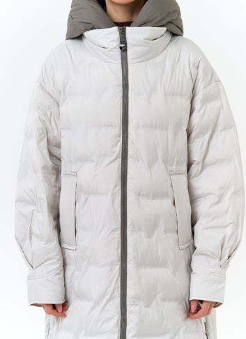 Женское утепленное пальто с капюшоном