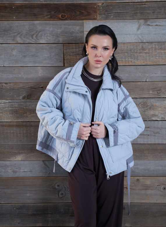 Короткая куртка с воротником стойкой