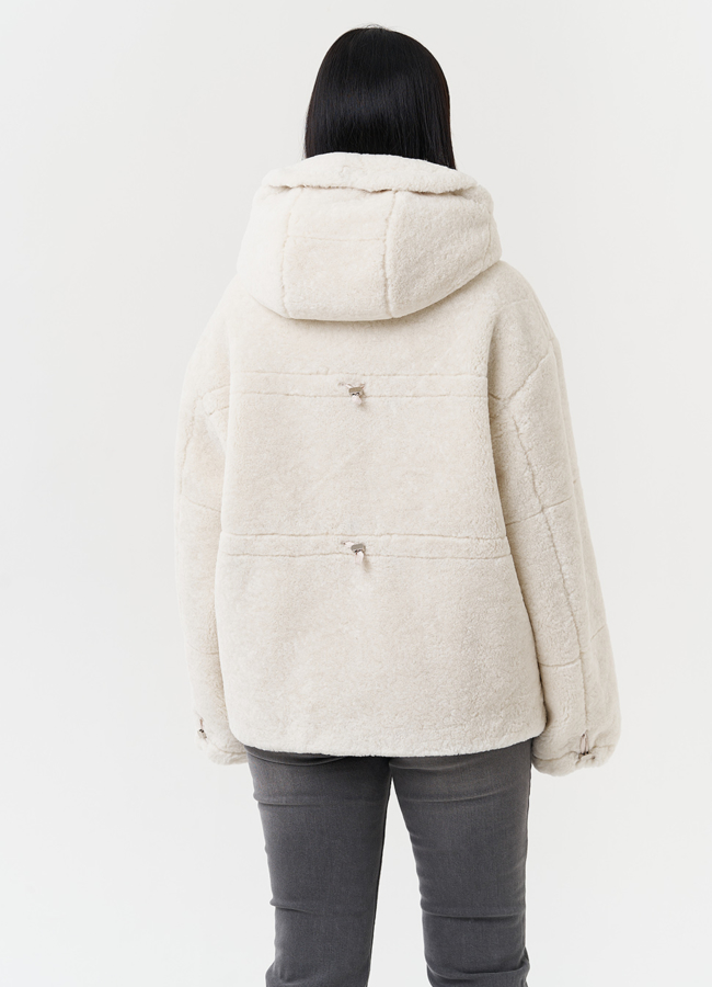 Куртка из эко меха с капюшоном модель № 28107 универмаг малина