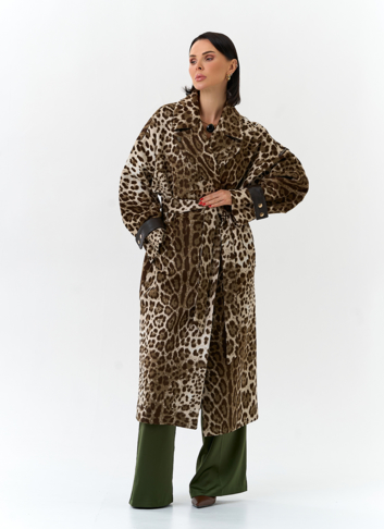 Женское пальто с анималистическим принтом